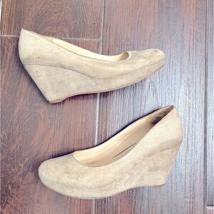 Nine West | tan suede wedges